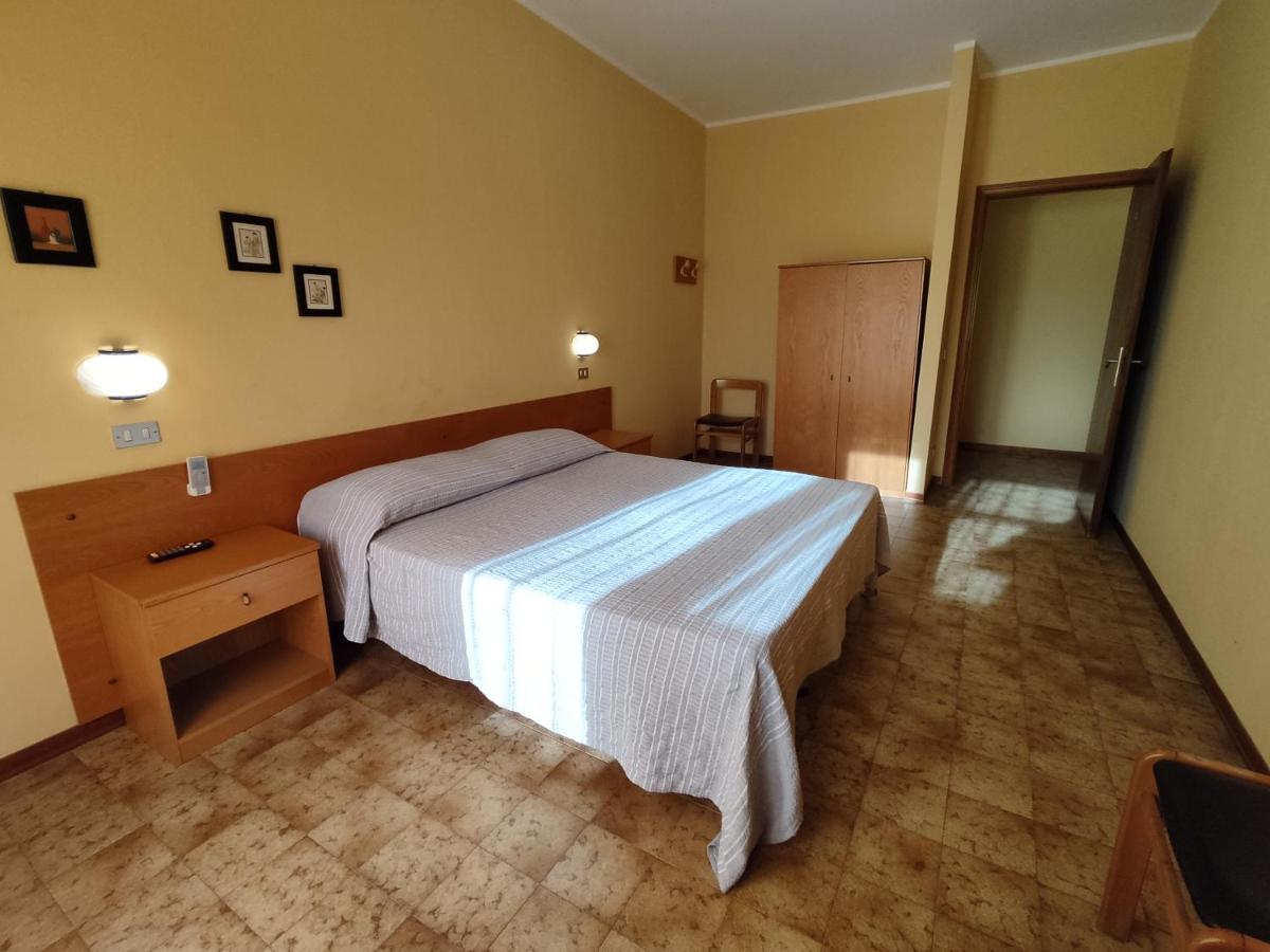 Hotel Il Dollaro Вілла-Сан-Джованні Екстер'єр фото